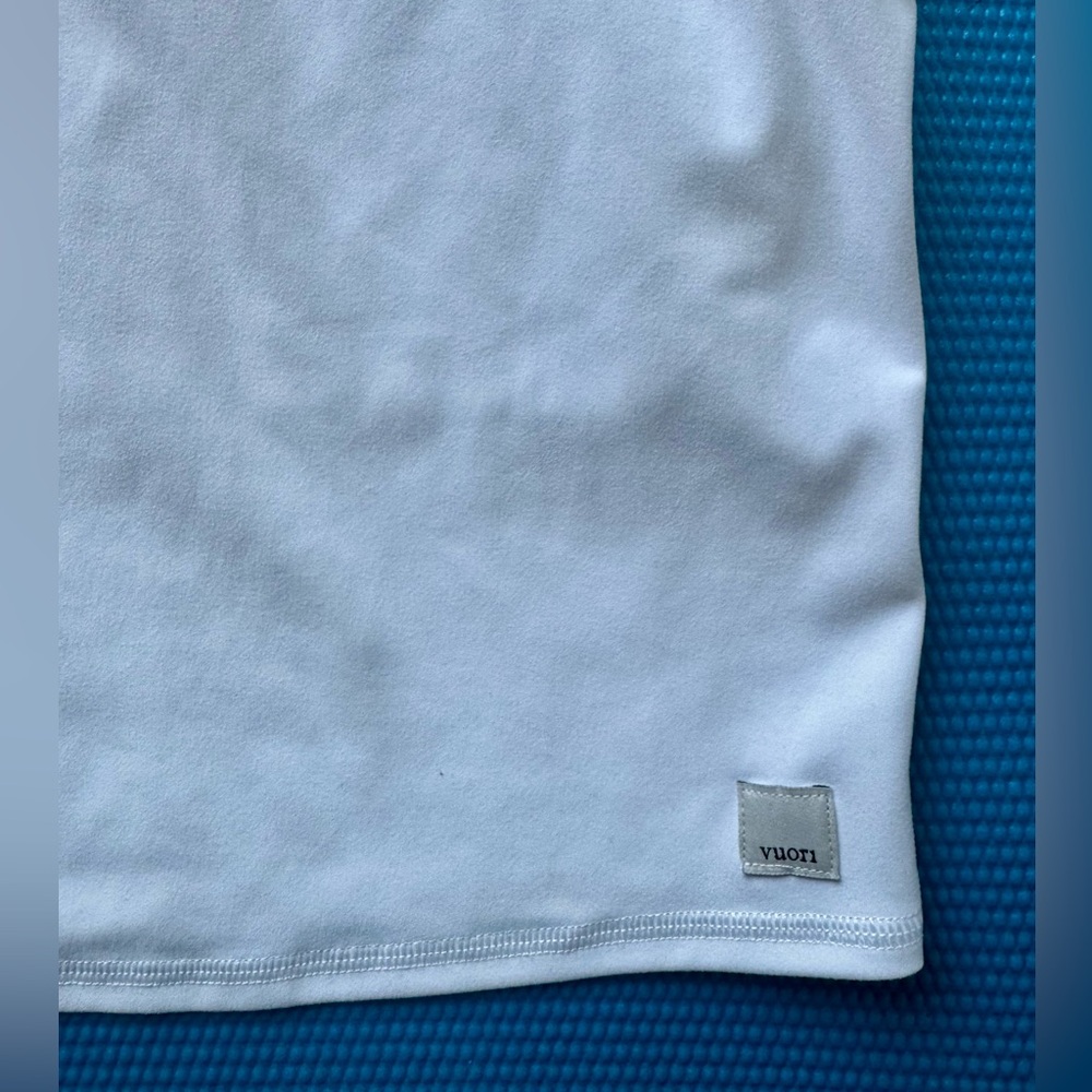 Vuori Womens Daily Crop Tank - Picture 4 of 5